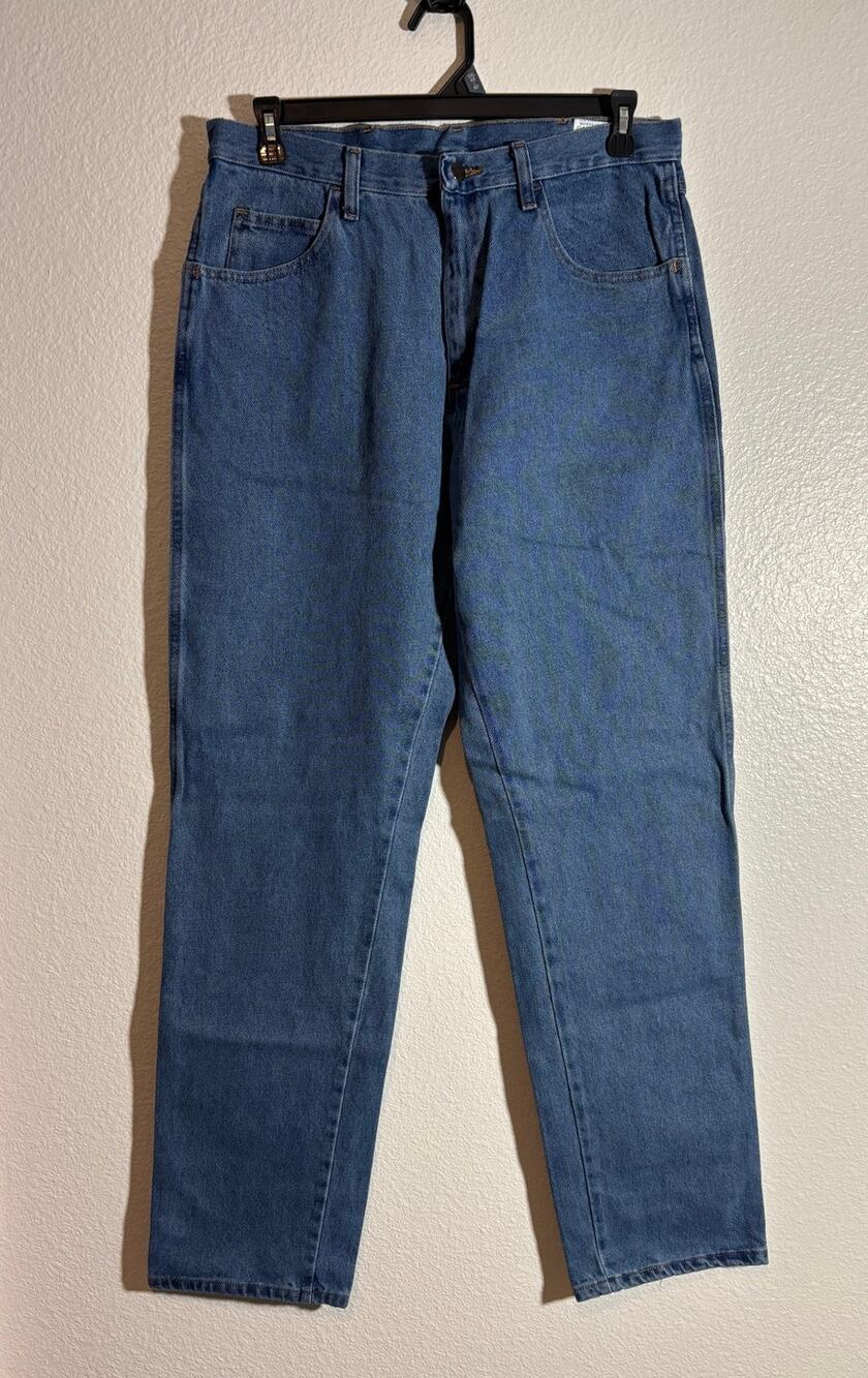 Rustler NWT Men's Size 34x34 Classic Relaxed Fit Straight Leg Medium Wash Jeans